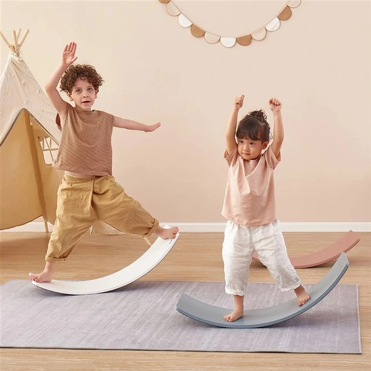 Wooden Balance Board Toy suppliers